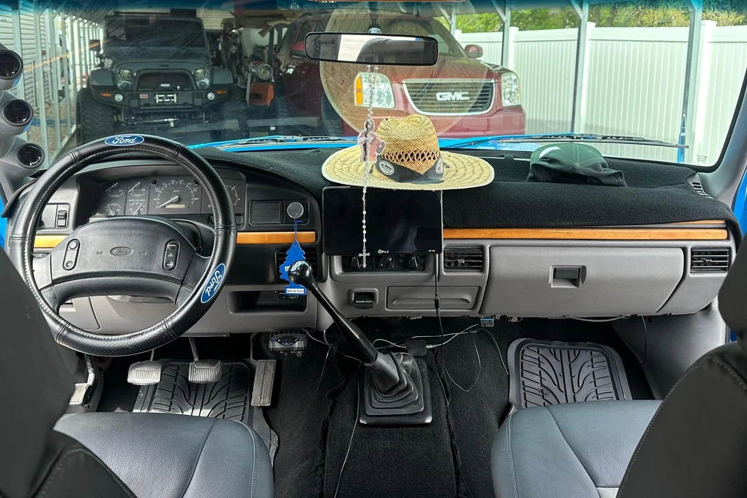 1995 Ford Super Duty - Image 21 of 31