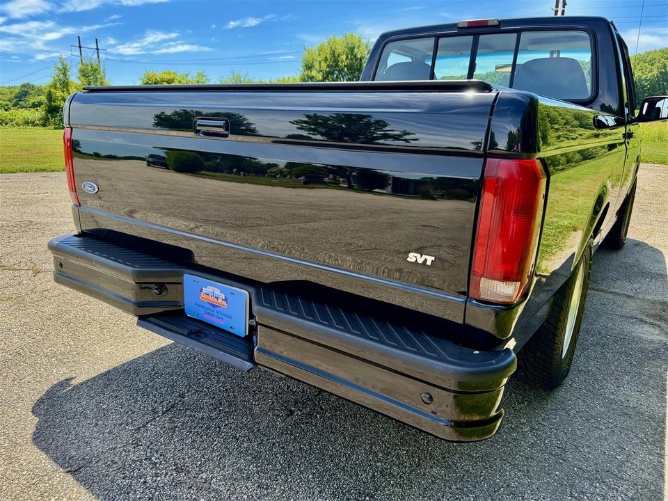 1995 Ford F-150 SVT Lightning 9th Gen - Image 3 of 31
