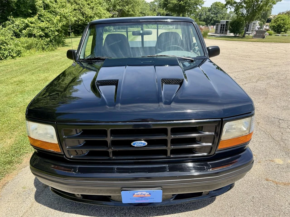 1995 Ford F-150 SVT Lightning 9th Gen - Image 5 of 31