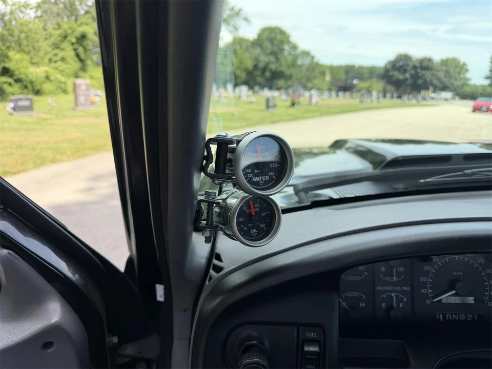 1995 Ford F-150 SVT Lightning 9th Gen - Image 22 of 31