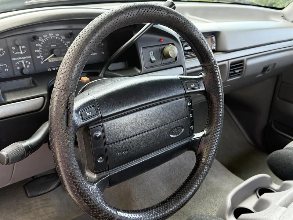 1995 Ford F-150 SVT Lightning 9th Gen - Image 29 of 31