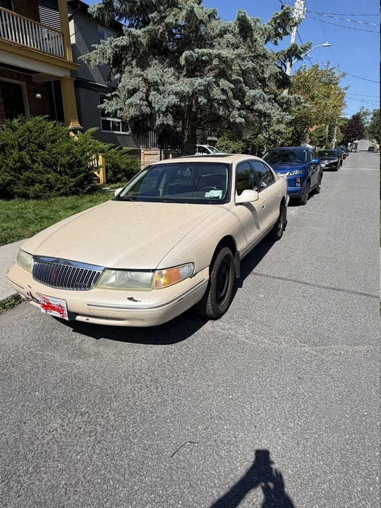 1995 Ford Crown Victoria - Image 2 of 8