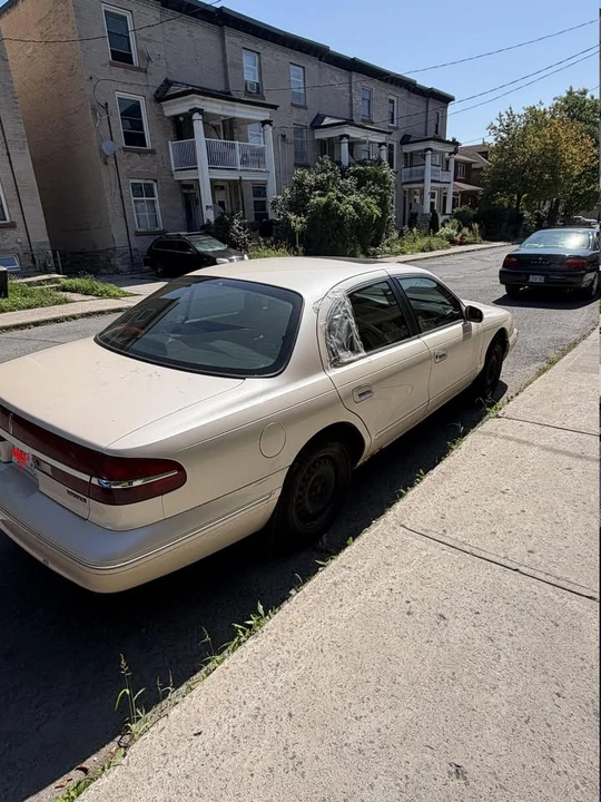 1995 Ford Crown Victoria - Image 4 of 8