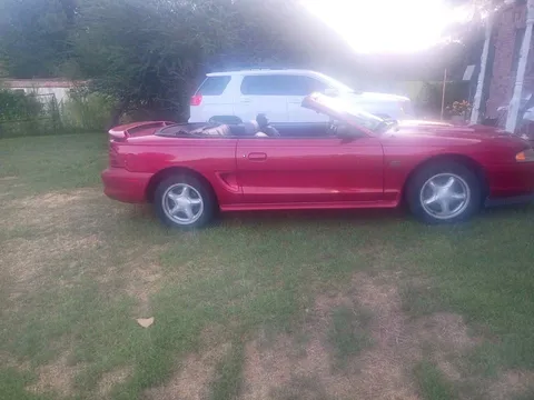 1995 Ford Mustang GT Convertible 2D