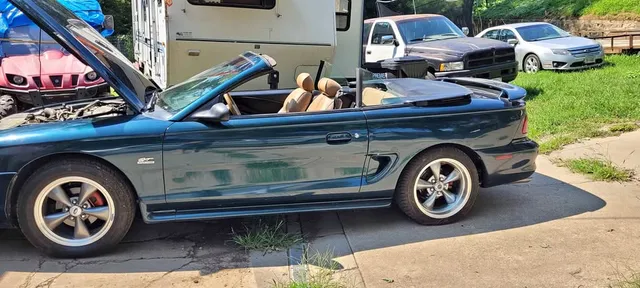 1995 Ford Mustang Convertible 2D