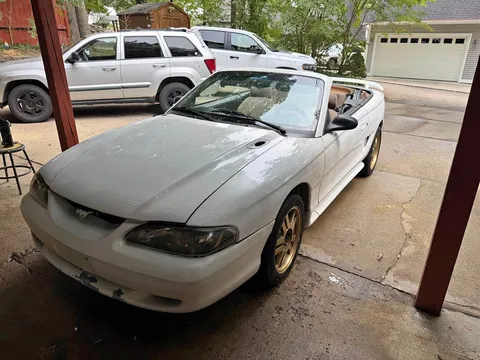 1995 Ford Mustang GT Convertible 2D