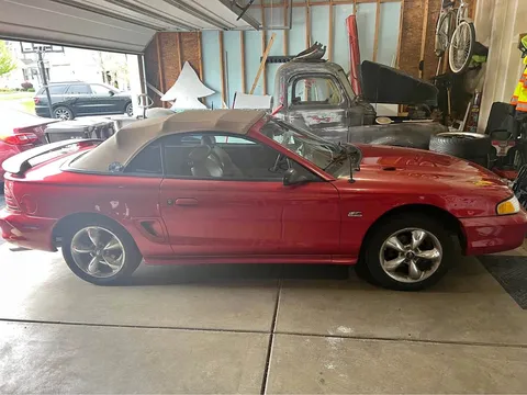 1995 Ford Mustang GT Convertible 2D