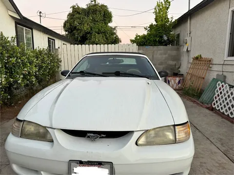 1995 Ford Mustang GT Convertible 2D