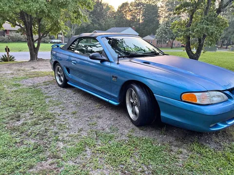 1995 Ford Mustang GT Convertible 2D
