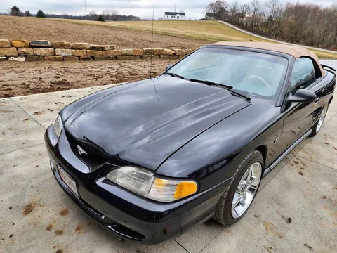 1995 Ford Mustang GT Convertible 2D