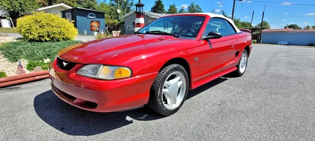 1995 Ford Mustang GT Convertible 2D