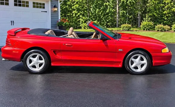 1995 Ford Mustang GT Deluxe Convertible 2D