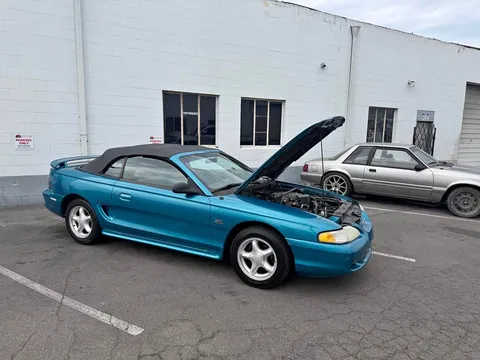 1995 Ford Mustang GT Premium Convertible 2D