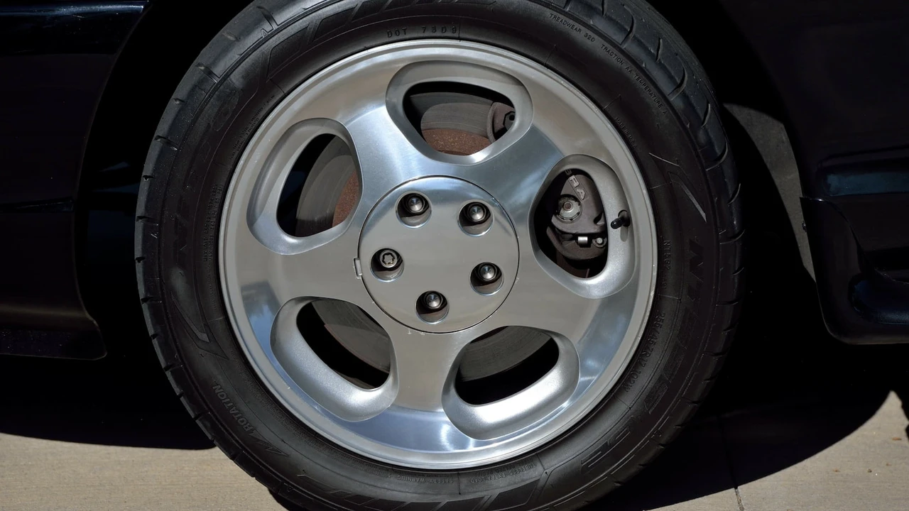 1995 Ford SN95 Mustang Cobra - Image 15 of 27