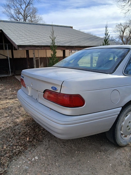 1995 Ford Taurus 2nd Gen - Image 5 of 11
