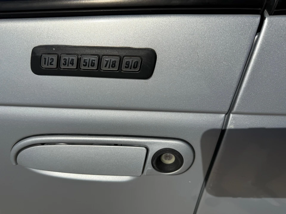 1995 Ford Taurus SHO 2nd Gen - Image 17 of 31