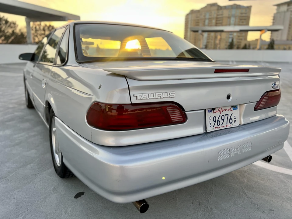 1995 Ford Taurus SHO 2nd Gen - Image 13 of 31