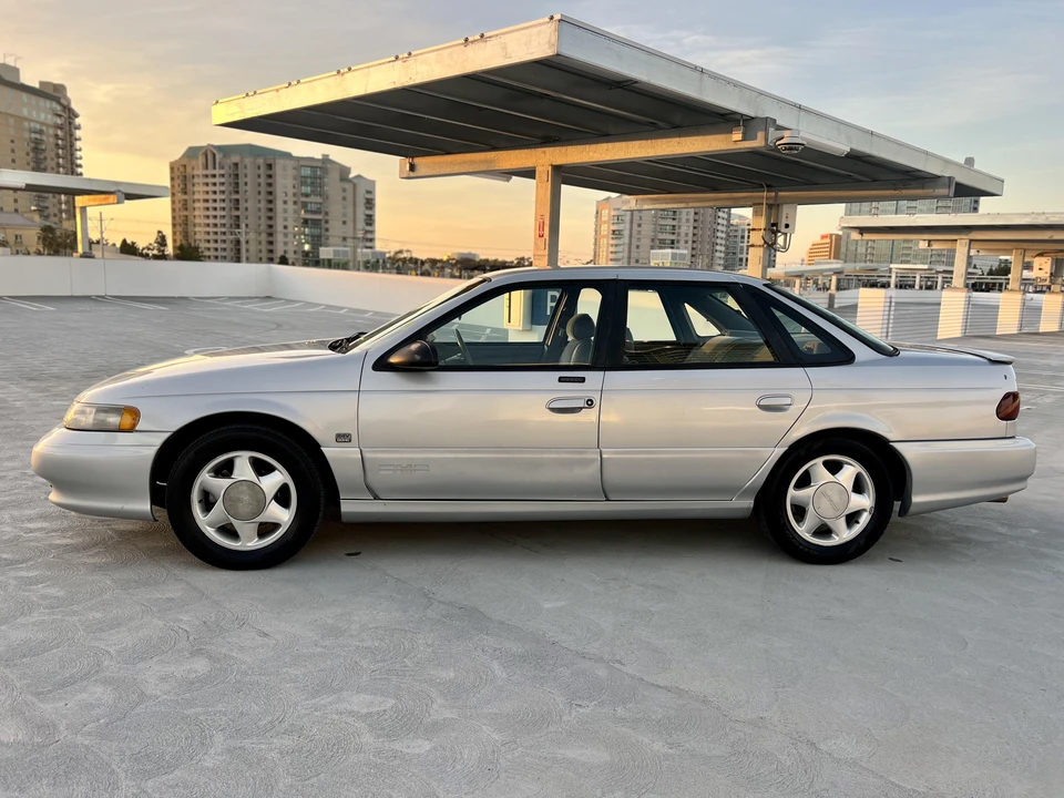 1995 Ford Taurus SHO 2nd Gen - Image 11 of 31