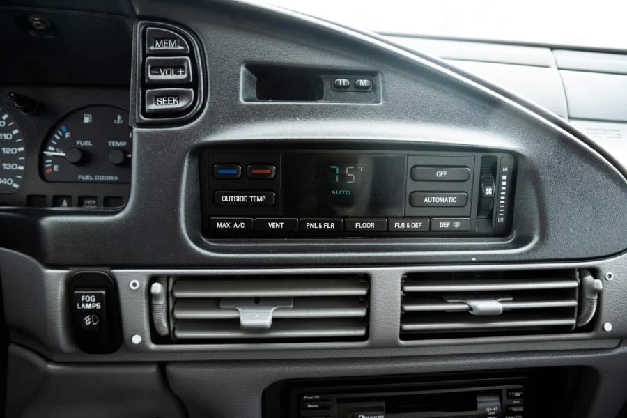 1995 Ford Taurus SHO 2nd Gen - Image 16 of 27