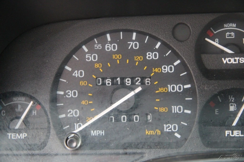 1995 Ford Thunderbird 10th Gen - Image 14 of 21