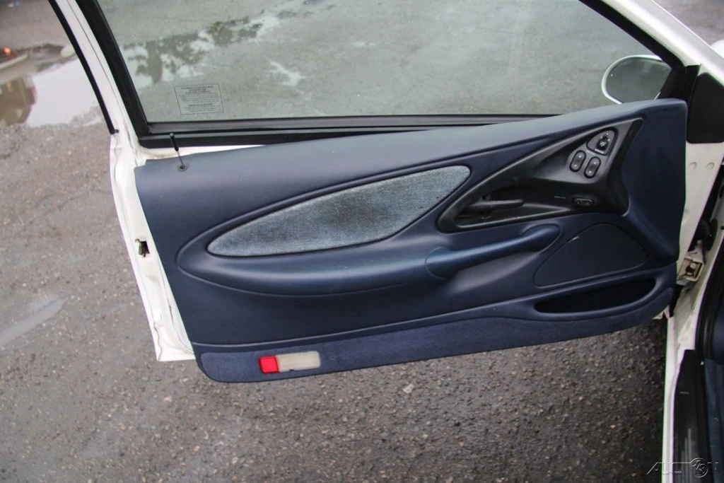 1995 Ford Thunderbird 10th Gen - Image 10 of 21