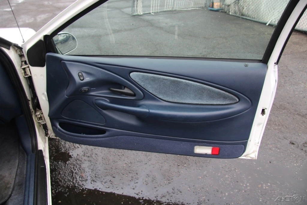 1995 Ford Thunderbird 10th Gen - Image 18 of 21