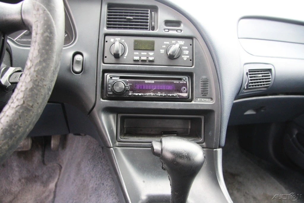 1995 Ford Thunderbird 10th Gen - Image 15 of 21