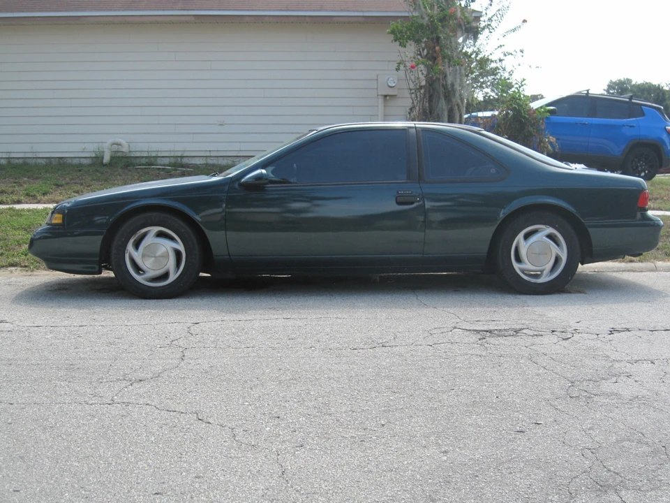 1995 Ford Thunderbird 10th Gen - Image 5 of 13