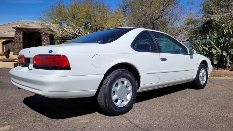 1995 Ford Thunderbird 10th Gen - Image 2 of 8