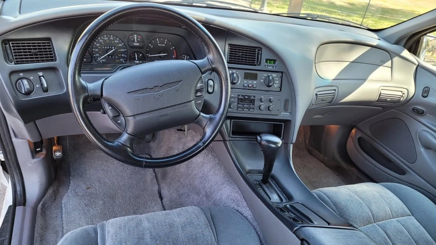 1995 Ford Thunderbird 10th Gen - Image 5 of 8