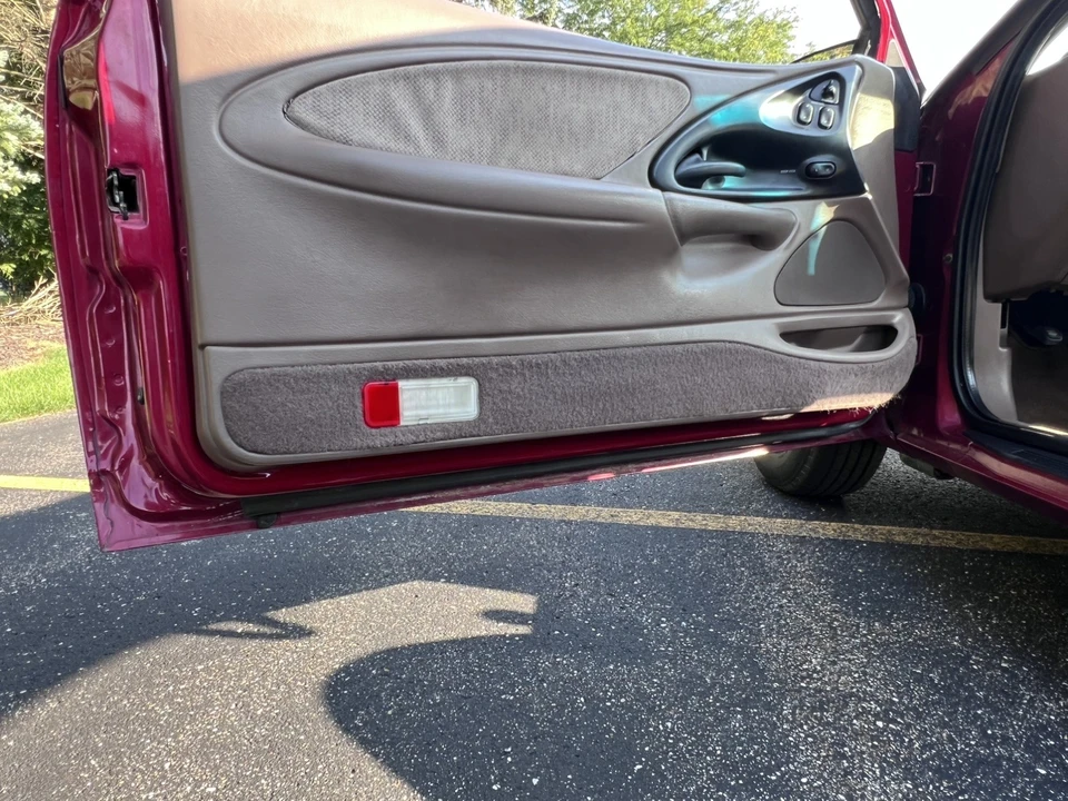 1995 Ford Thunderbird 10th Gen - Image 19 of 21