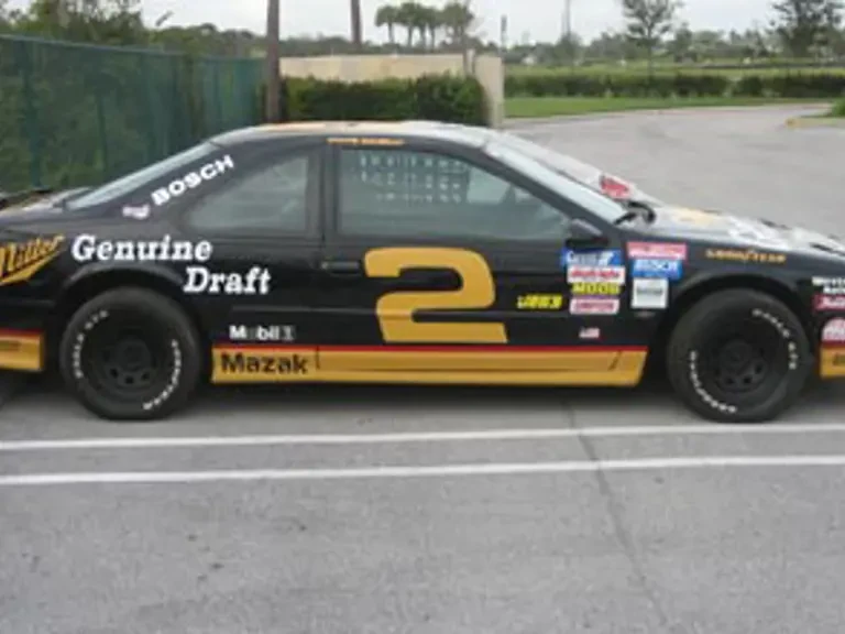 1995 Ford Thunderbird 10th Gen - Image 6 of 9