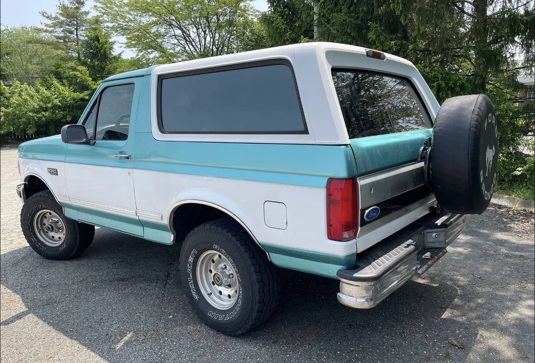 1995 Ford Bronco 5th Gen - Image 2 of 12