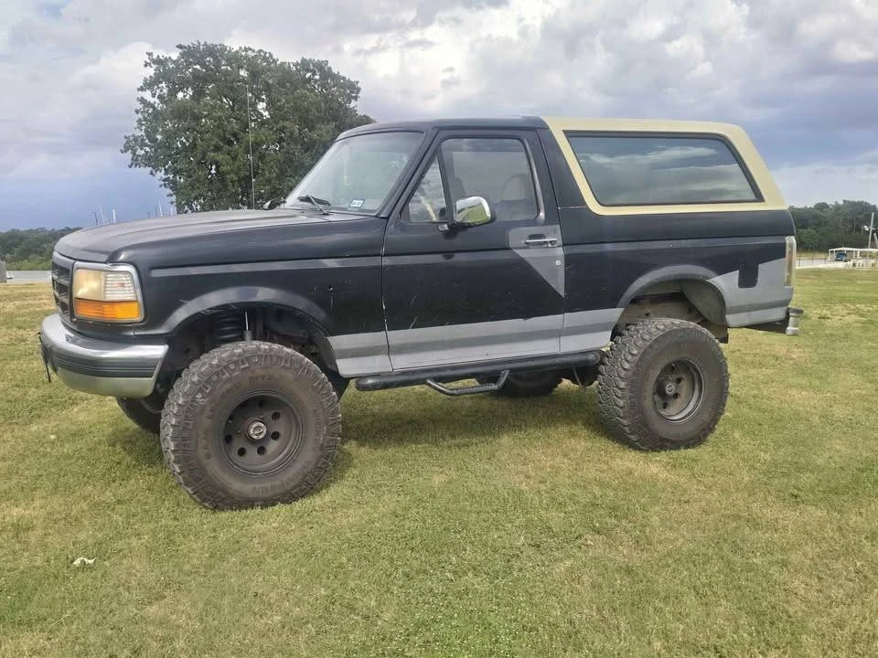 1995 Ford Bronco 5th Gen - Image 2 of 12