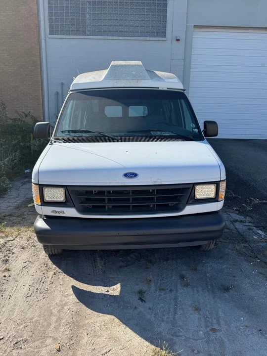 1995 Ford Econoline Van - Image 2 of 19