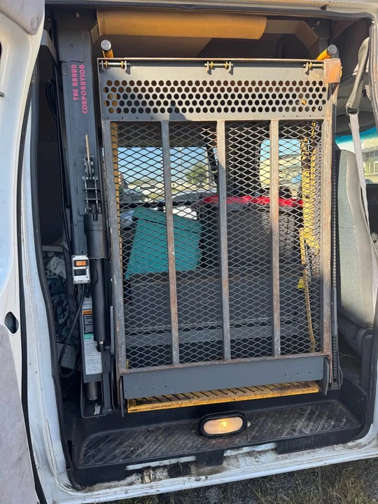1995 Ford Econoline Van - Image 6 of 19