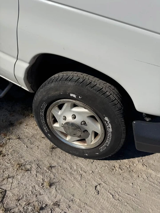 1995 Ford Econoline Van - Image 4 of 19