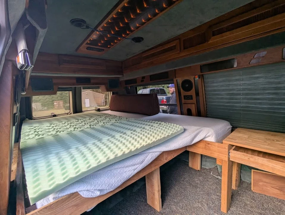 1995 Ford Econoline Van - Image 13 of 17