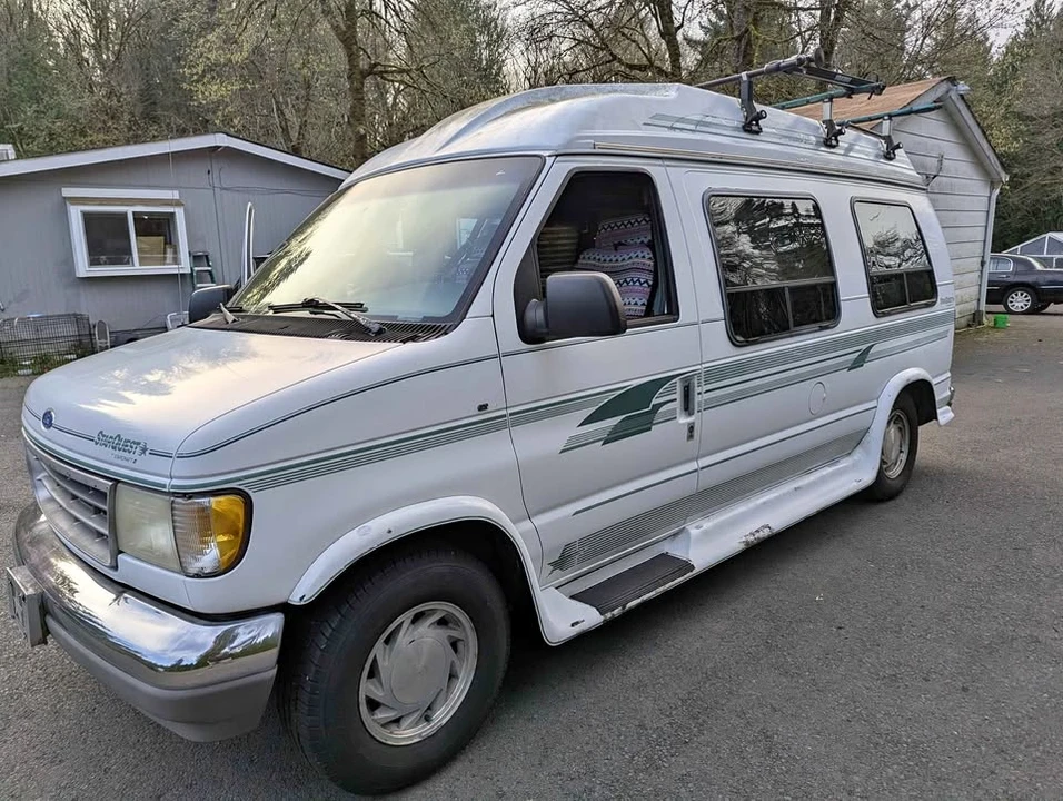 1995 Ford Econoline Van - Image 2 of 17