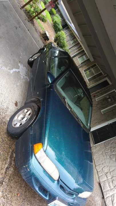 1995 Ford Thunderbird 10th Gen - Image 6 of 9
