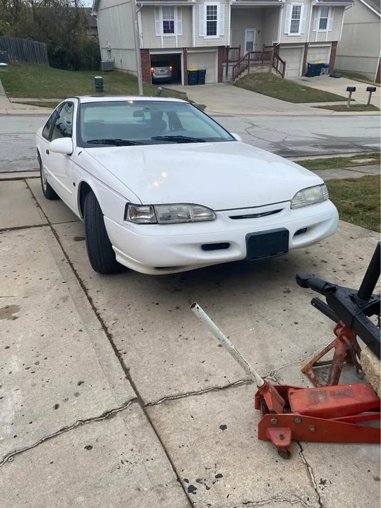 1995 Ford Thunderbird 10th Gen - Image 2 of 6