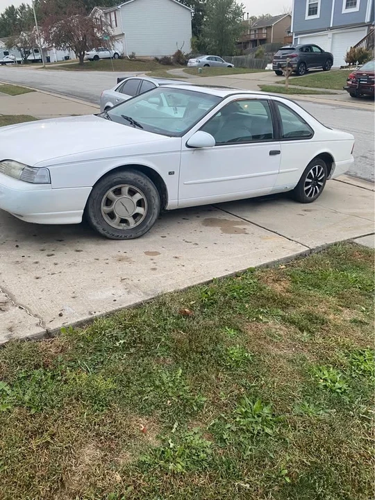1995 Ford Thunderbird 10th Gen - Image 3 of 6