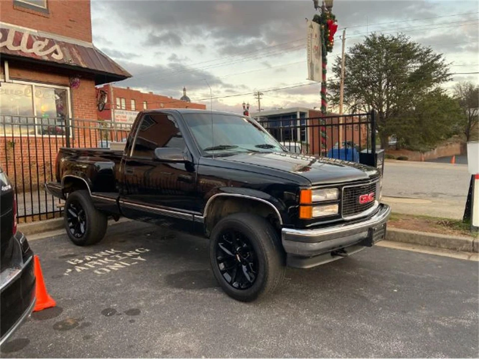 1995 GMC C/K - Image 3 of 11