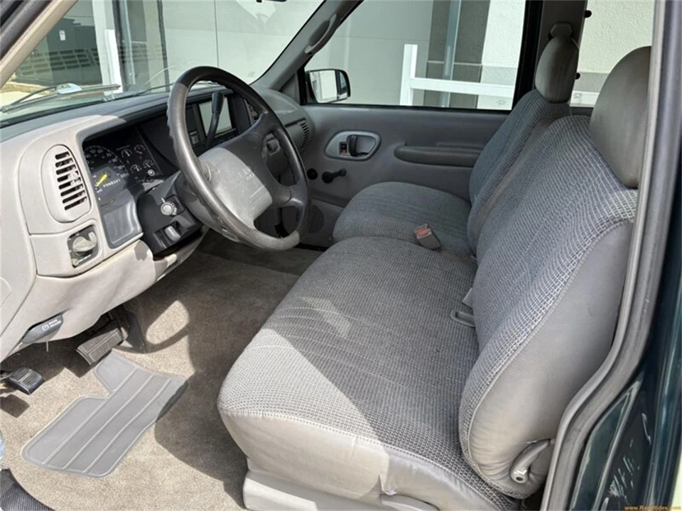 1995 GMC C/K - Image 5 of 31
