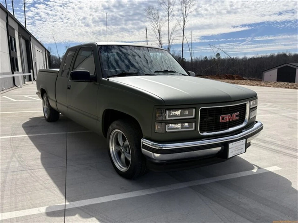 1995 GMC C/K - Image 2 of 31