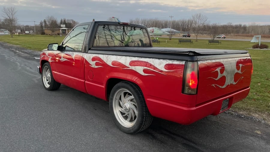 1995 GMC Sierra 1st Gen - Image 2 of 11