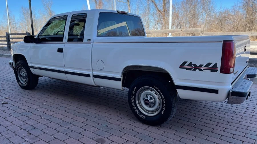 1995 GMC Sierra 1st Gen - Image 2 of 10