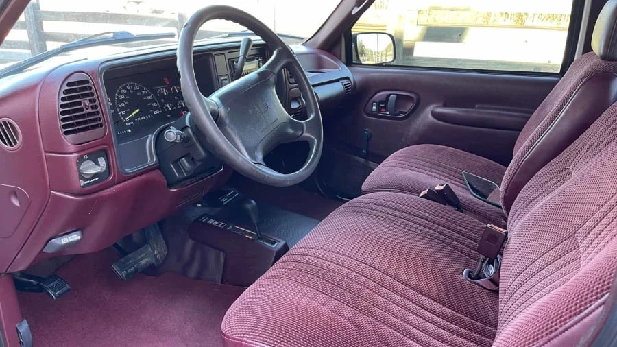1995 GMC Sierra 1st Gen - Image 4 of 10