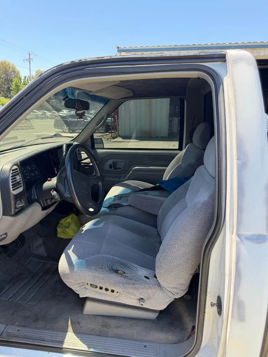 1995 GMC C/K - Image 3 of 11