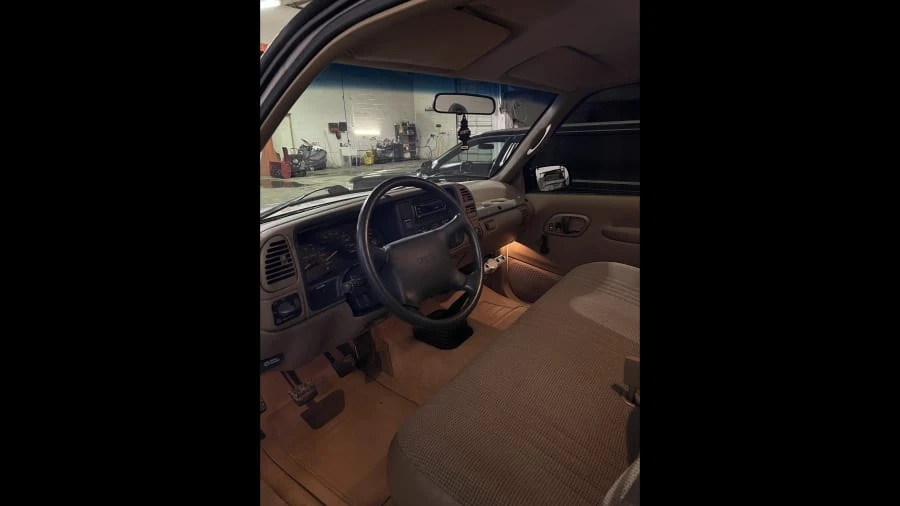 1995 GMC Sierra 1st Gen - Image 8 of 8